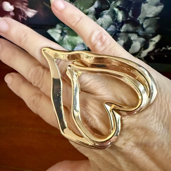 NEW Exaggerated Large Hollow Double Hearts Adjustable Ring - Picture 8 of 8